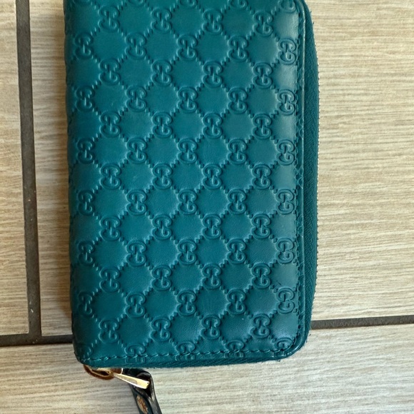 Brand new with box Gucci Teal Embossed Leather Wallet - Picture 3 of 7